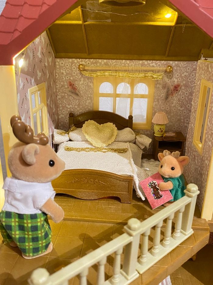 Grande maison Sylvanian éclairée , famille rennes Noël - photo numéro 9