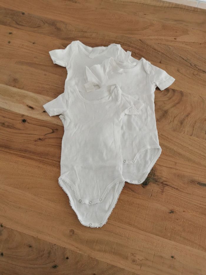 Lot de 3 bodies blancs été