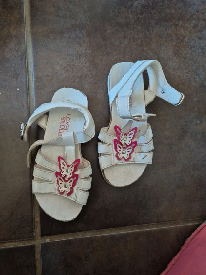 Nu pied fille