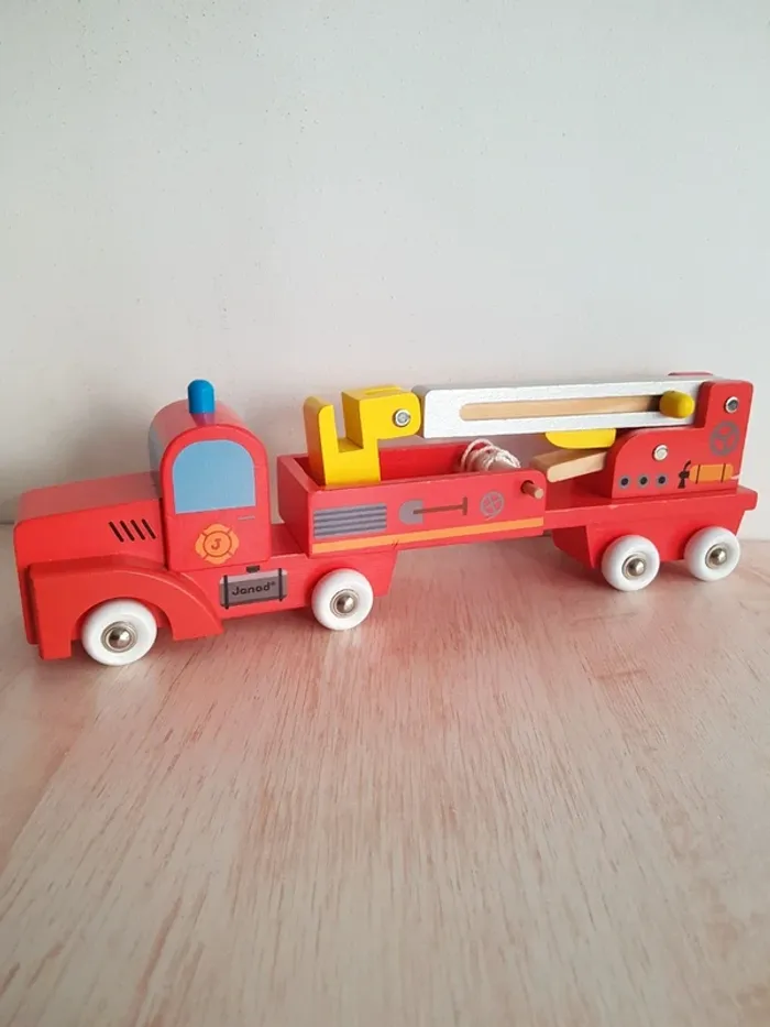 Grand camion de pompier en bois Story de Janod - photo numéro 10