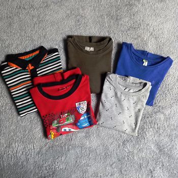 Lot 5 hauts : T-shirts + polo 5 ans