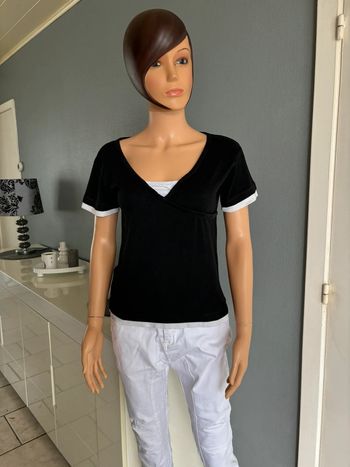 T-shirt noir et blanc