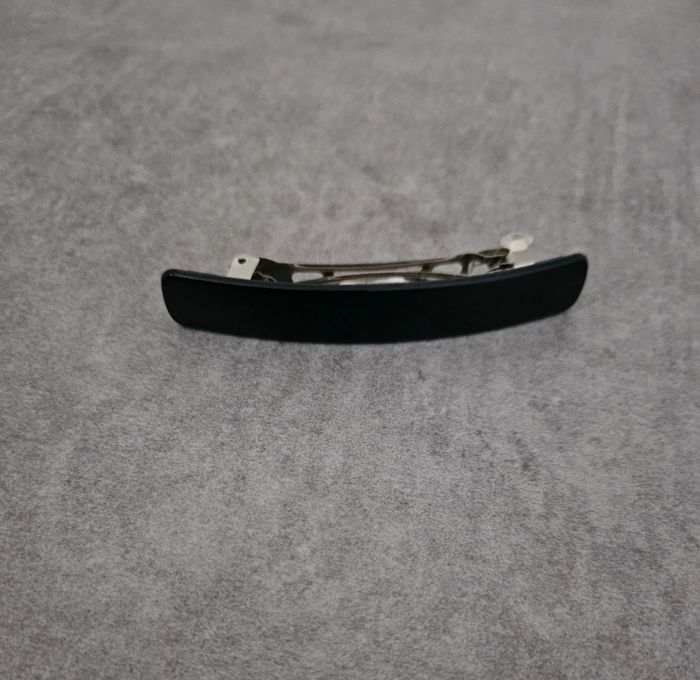 Barrette plate noire