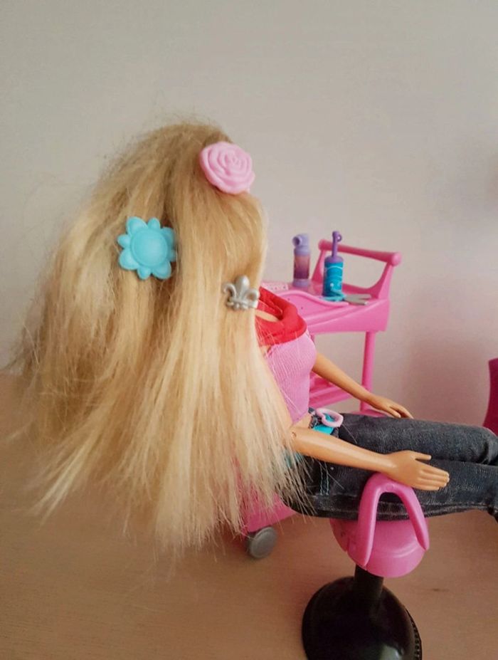 Barbie salon de coiffure - photo numéro 4