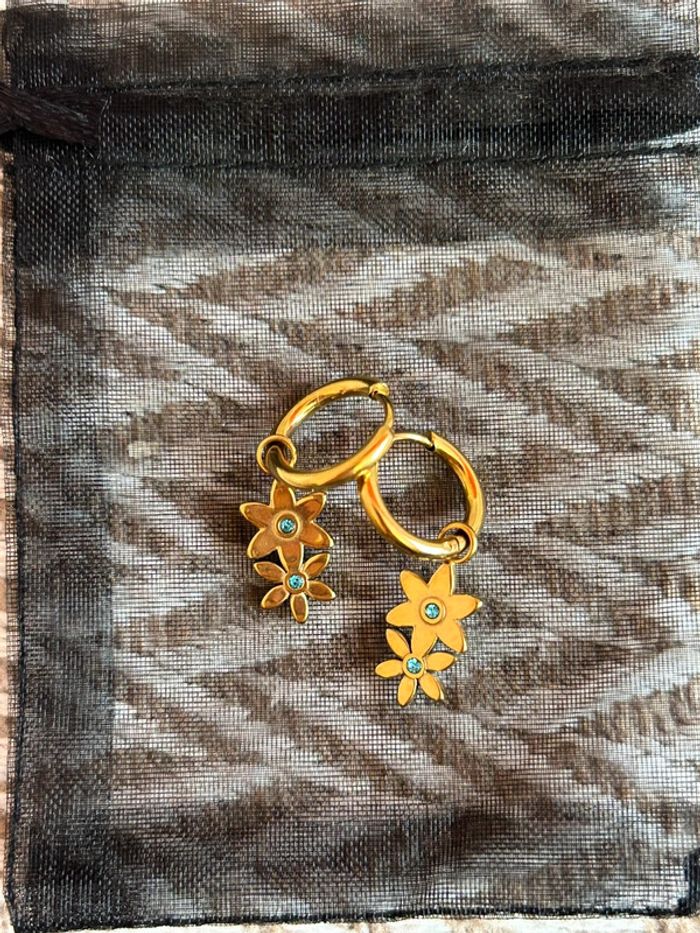 Boucles d’oreilles fleuris - photo numéro 4