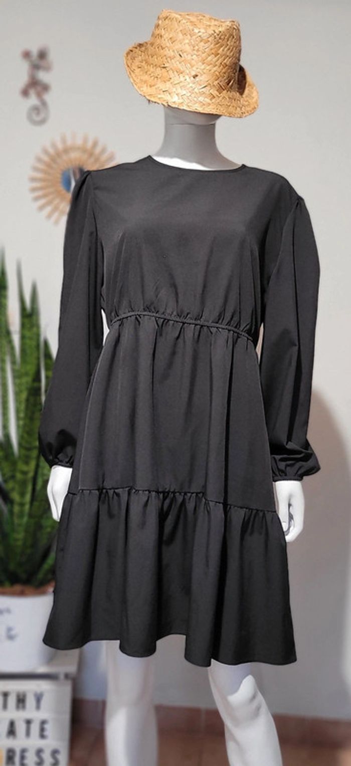 Robe noire - photo numéro 2