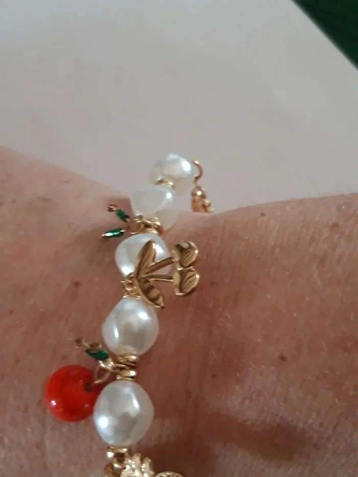 Bracelet fantaisie perles et pendentifs - photo numéro 3