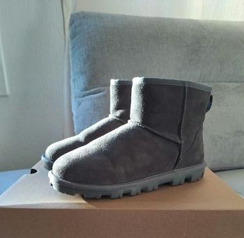 UGG Tazz Sand sandale chausson