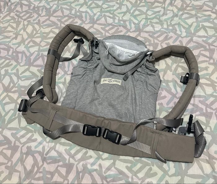 Porte bébé ergonomique Hoodie carrier 2 Love radius - photo numéro 7