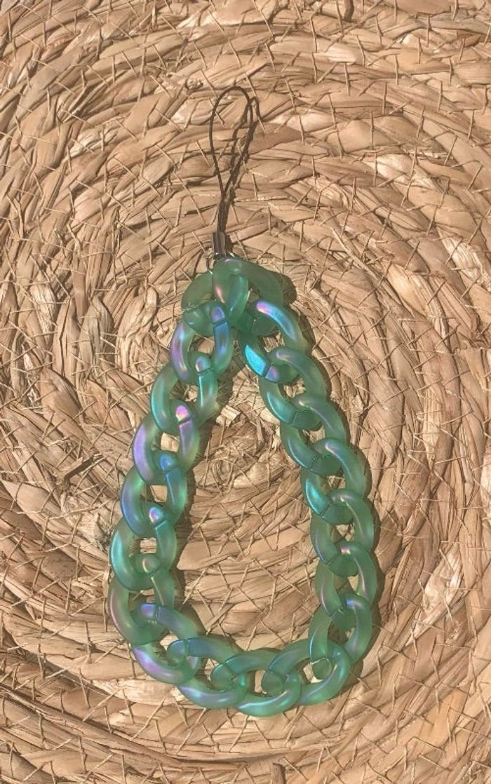 Bijou de portable en maillons colorés