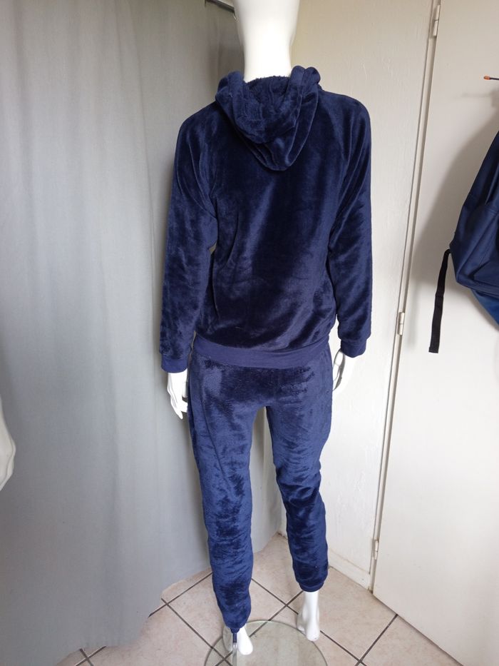 Tenue intérieur femme - photo numéro 3