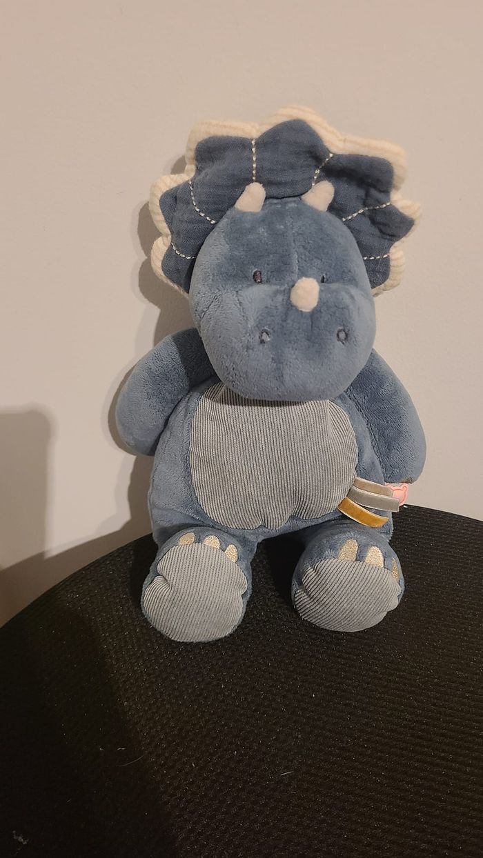 NOUKIE'S Peluche tricératops Ops 25 cm - photo numéro 4