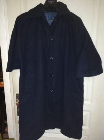 Cape de berger bleu marine