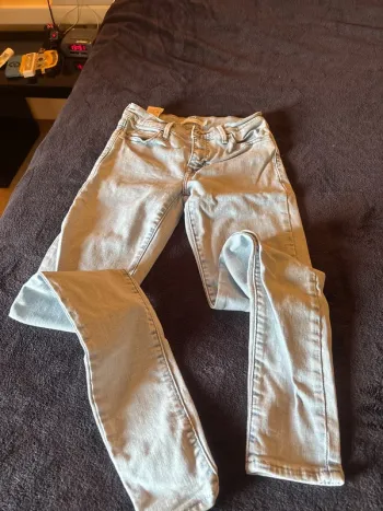Jean Levis 710, taille 27
