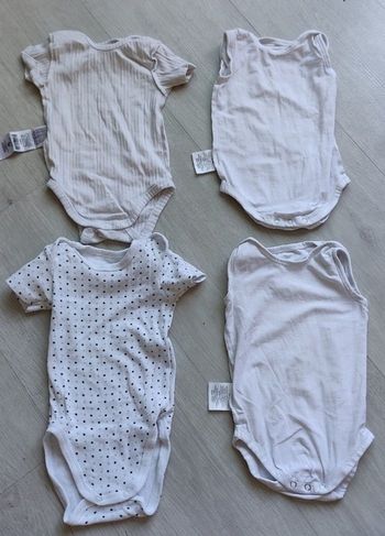 Lot de 4 body + lot de 5 grenouillères