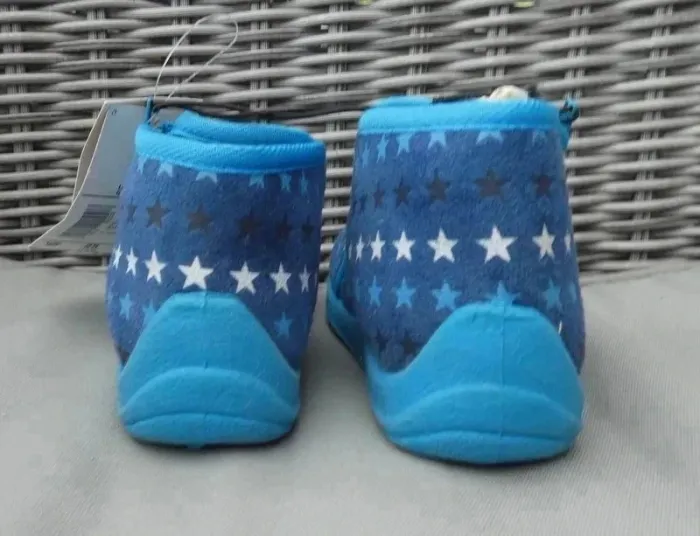 Jolis chaussons étoilés garçon T25 neufs - photo numéro 3