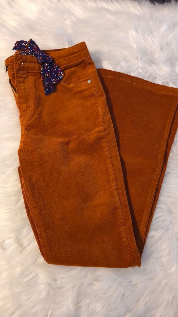 Neuf (non porté)🏷🥰😍 superbe pantalon velours 9ans fille 😍🥰🤩 - photo numéro 2