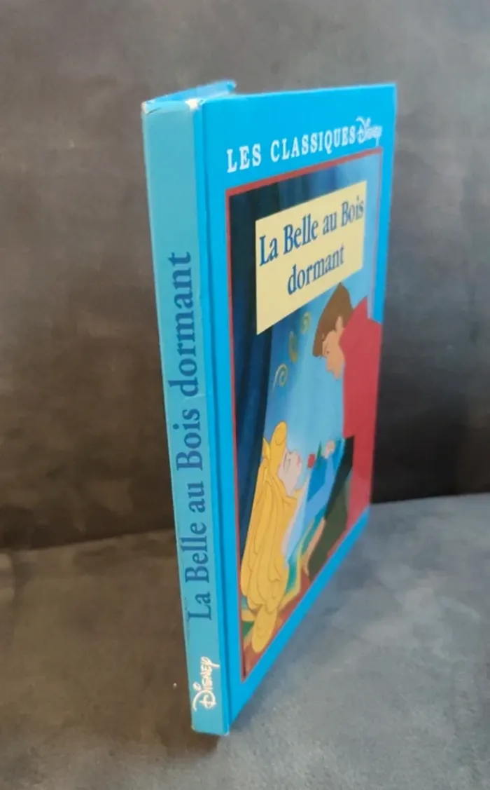 Livre les classiques de Disney La belle au bois dormant - photo numéro 4