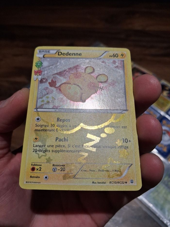 carte Pokemon Dedenne Holographique RC10/RC32