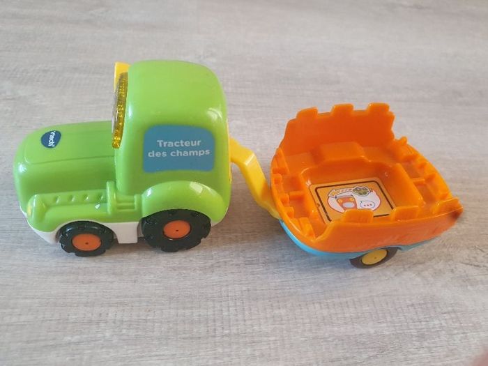 Gaëtan Tracteur des champs Vtech Tut tut bolide avec remorque