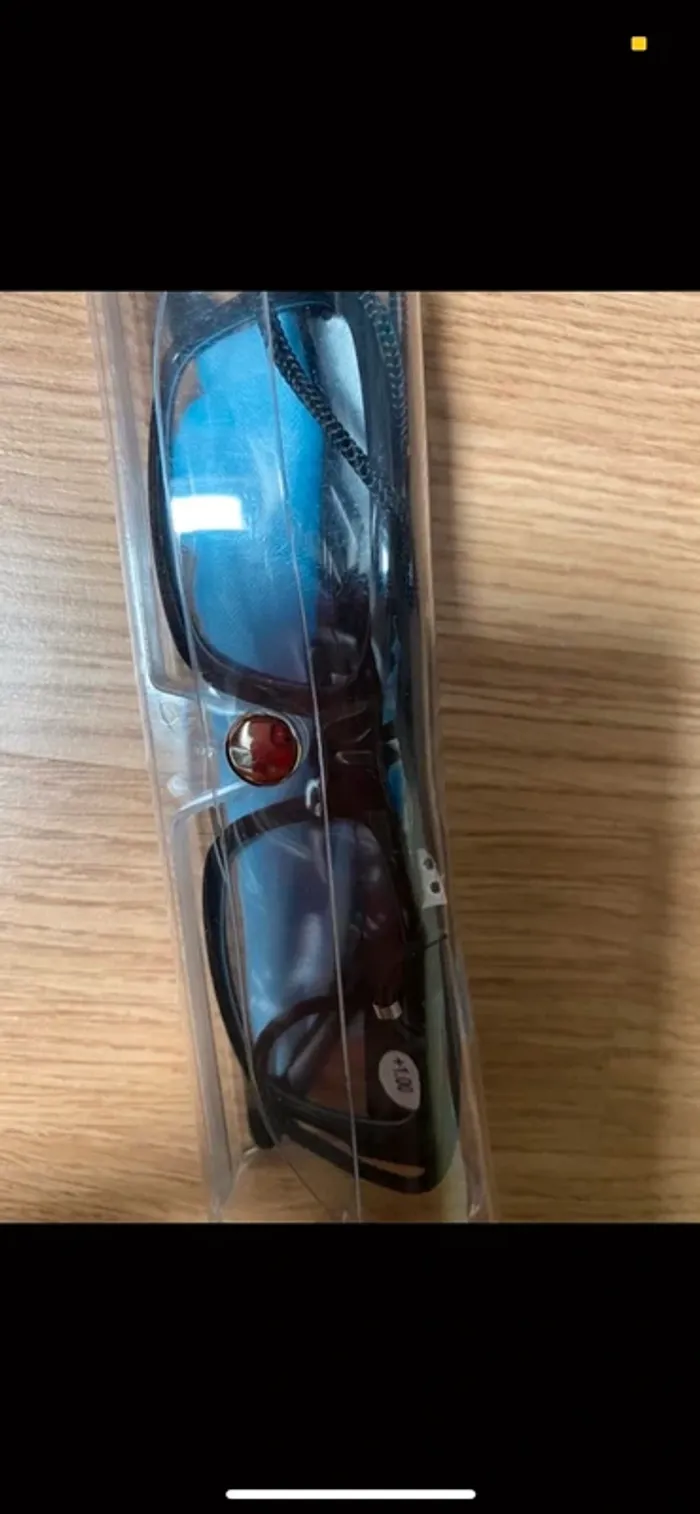 Lunette loupe neuve avec lingette et chaîne de cou - photo numéro 2