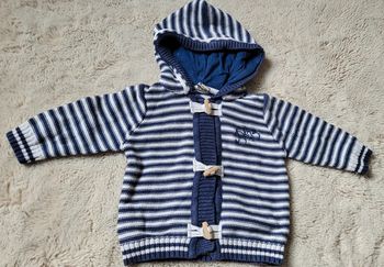 Gilet bleu et blanc