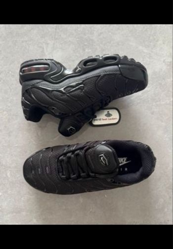 Nike tn enfants noir full black 31