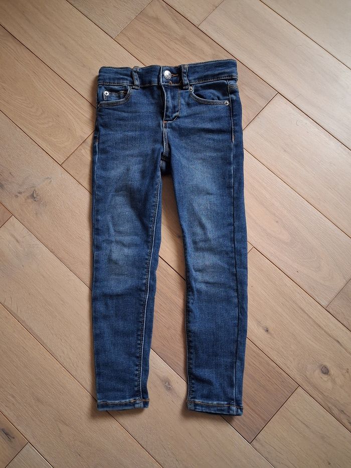 Jean skinny Kiabi 5 ans (mais taille plus petit)