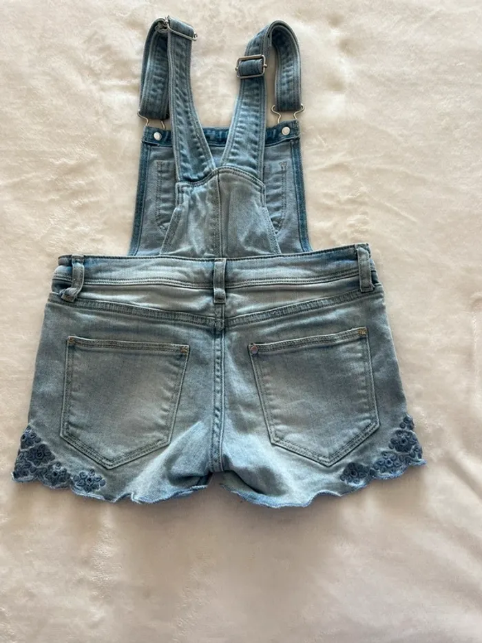 Salopette H&M taille 122 - photo numéro 3