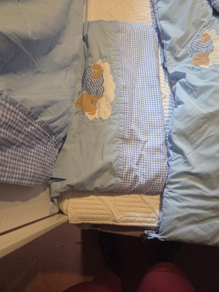 Tour de lit bebe plus drap - photo numéro 2