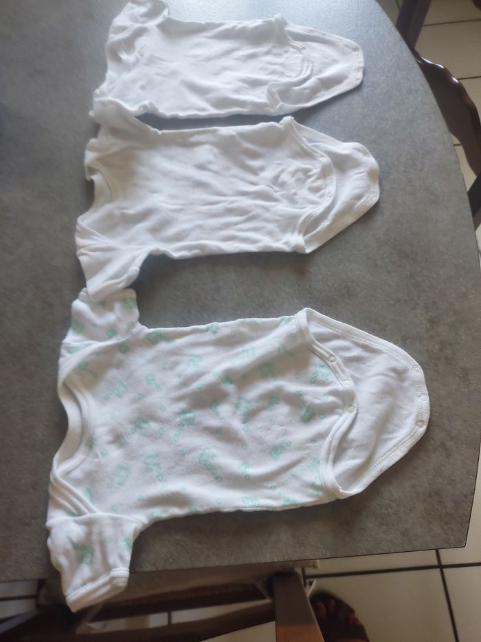 Lot 3 body manches courtes 3 mois
