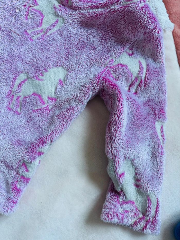 Haut de pyjama rose licorne qui brille la nuit 2-3 ans - photo numéro 4