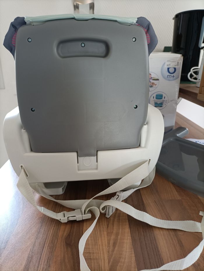 Siège réhausseur transportable et réglable "mode" gris blanc éléphant Chicco - photo numéro 6