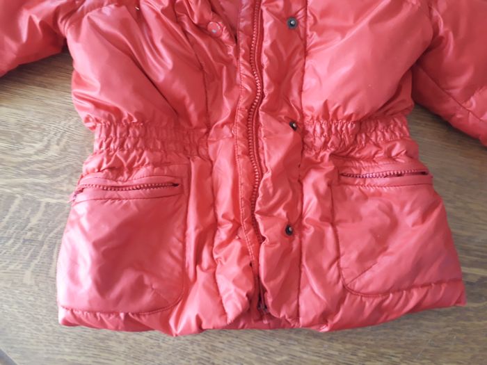 Anorak a capuche rouge Okaidi  8 ans - photo numéro 5