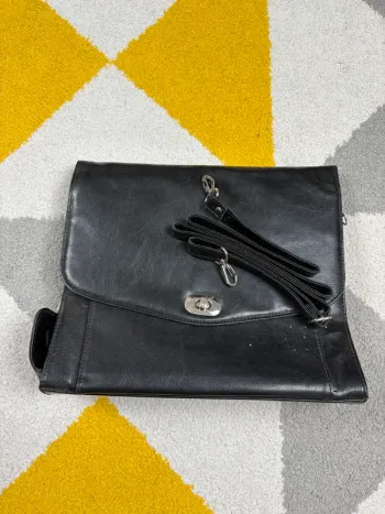 Sac à bandoulière en cuir vintage | Noir | Taille 30 X 23 cm