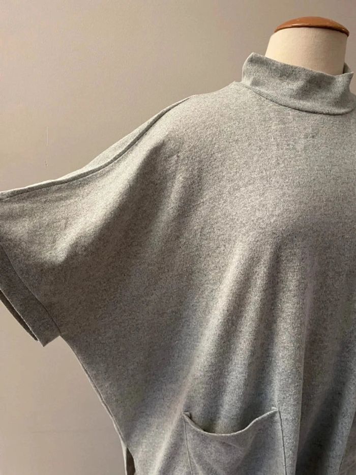 Superbe pull manches courtes gris ample - photo numéro 2
