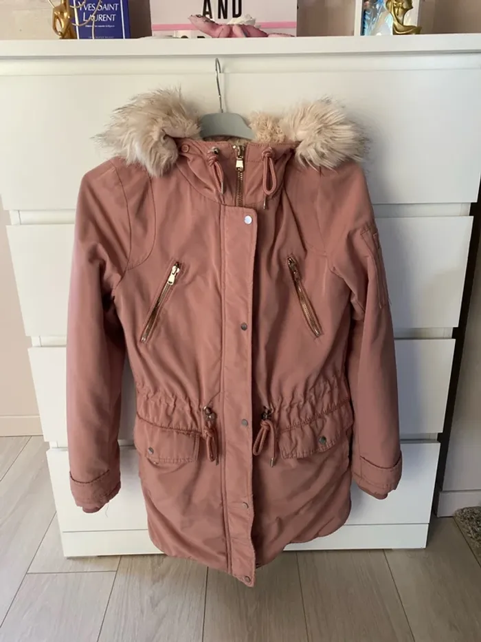 Magnifique blouson hiver rose avec fourrure à la capuche marque pimkie