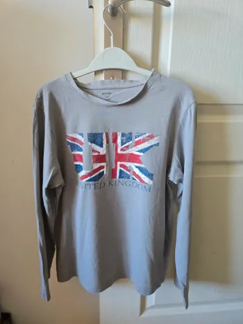 Tee-shirt Kiabi taille 12 ans très bon état