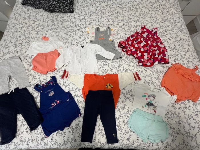 Lot vêtements bébé fille 6 mois