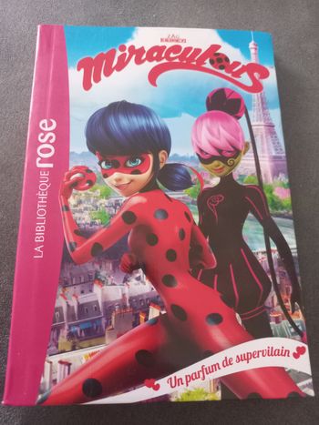 Livre roman bibliotheque rose miraculous tome 4