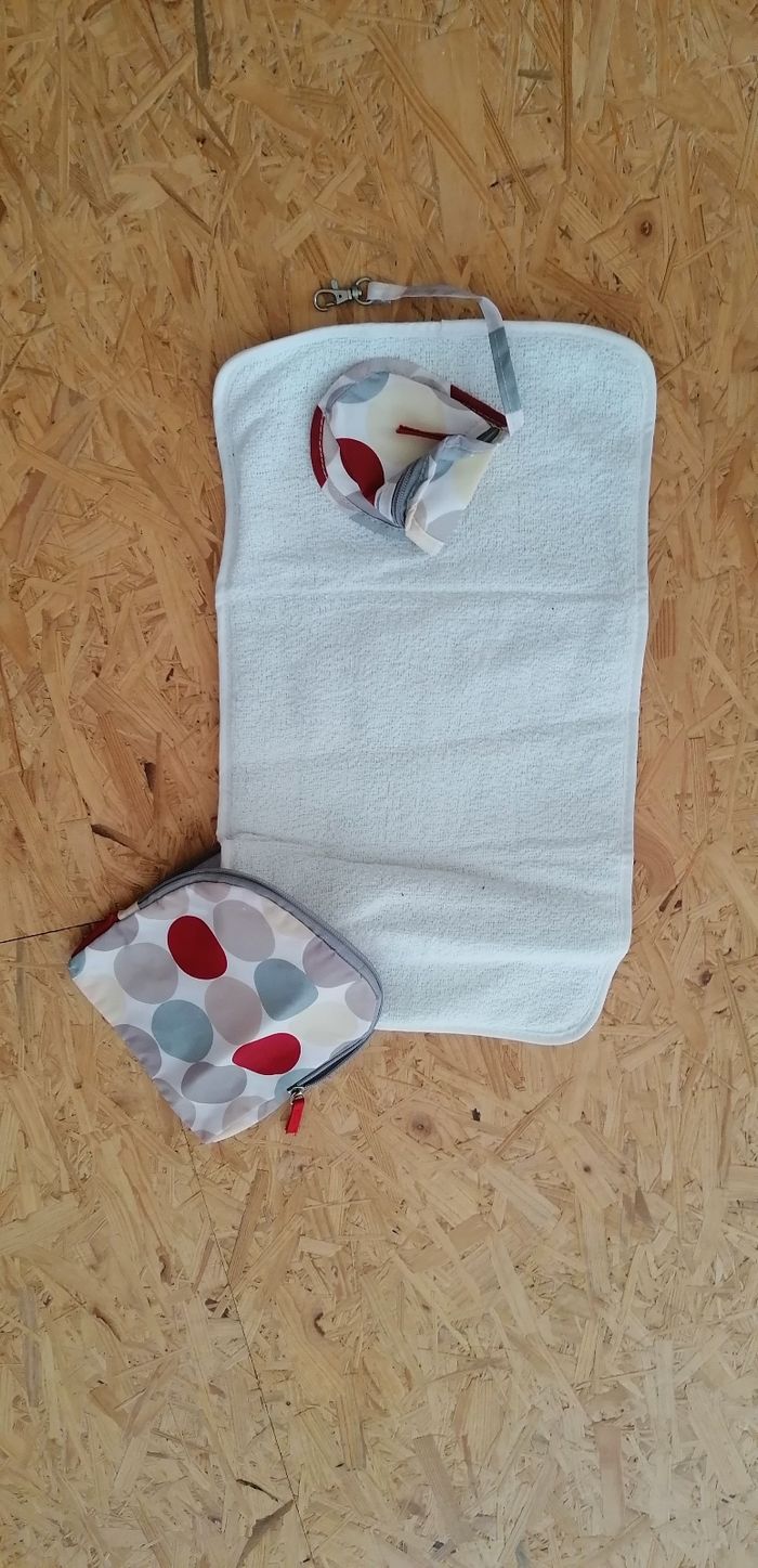 Sac à langer rouge - photo numéro 3