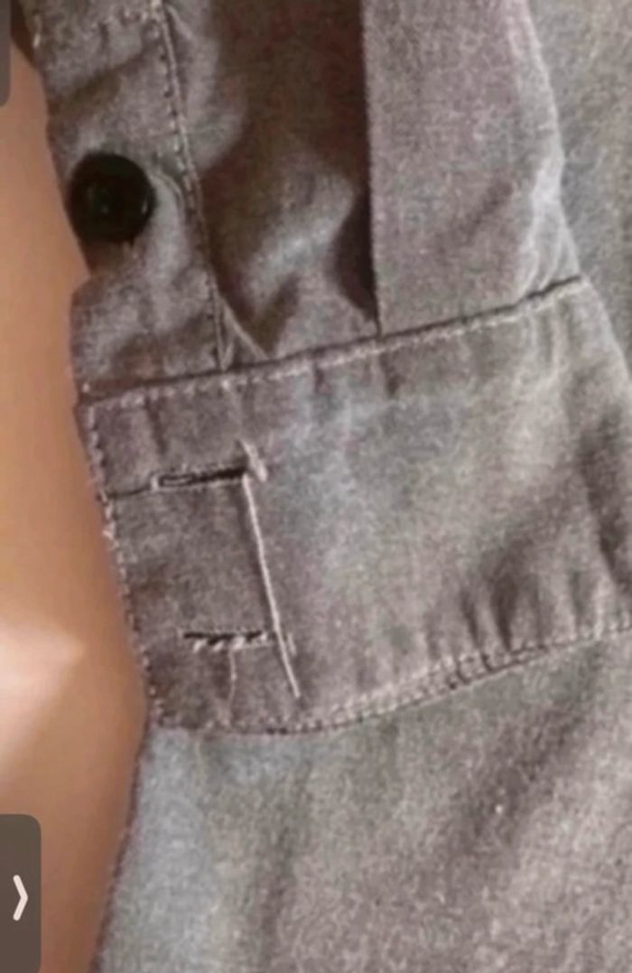 Chemise manches longues TRÈS BON ÉTAT taille 4 ans couleur gris - photo numéro 5