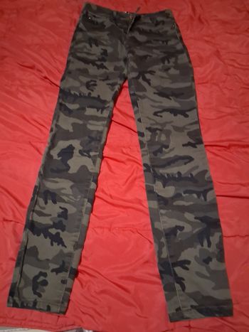 Jean camouflage taille 36 stradivarius