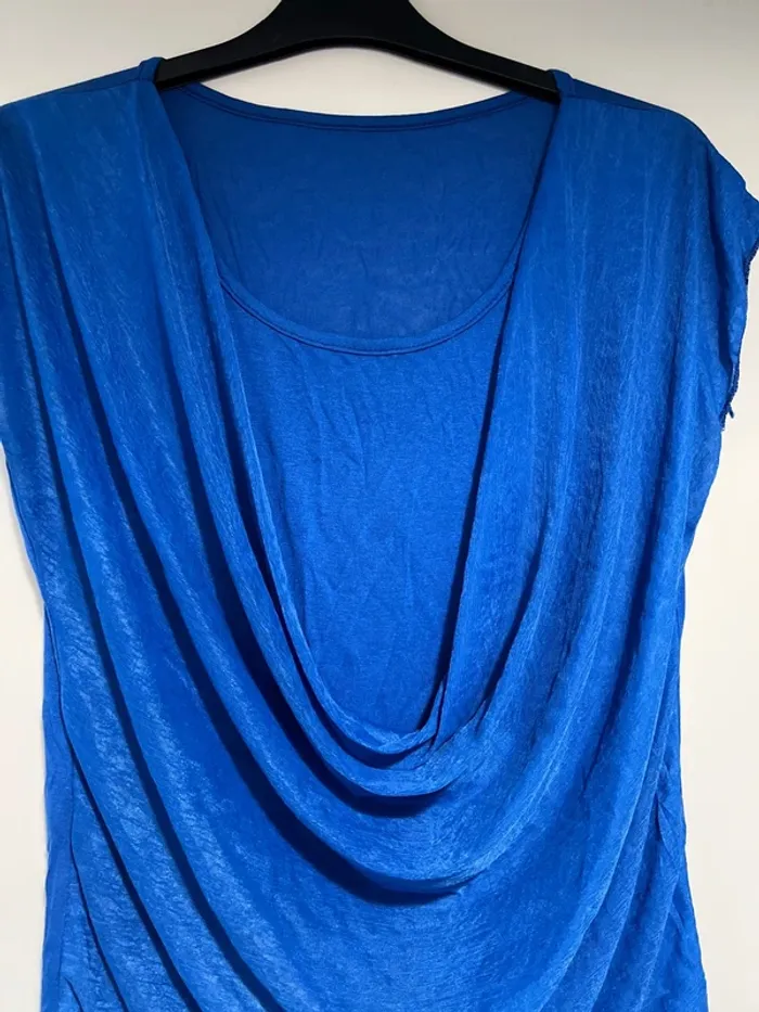 Haut bleu flash - photo numéro 2