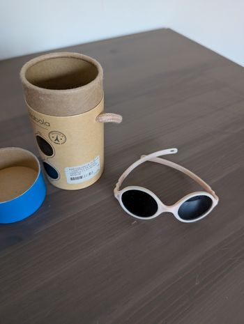 Paire de 'lunettes roses ki et la 0-1 an