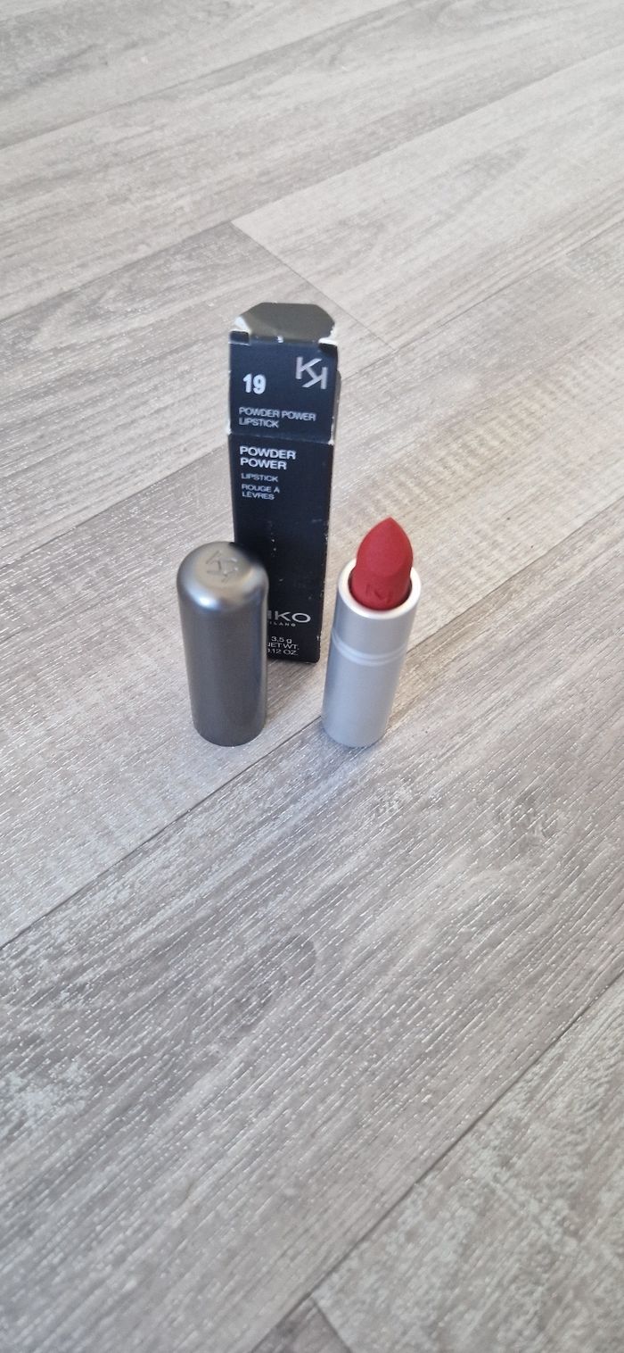 Rouge a levres mat kiko Teinte 19