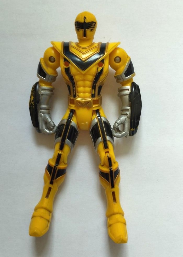 Figurine Power Rangers force jaune - photo numéro 7