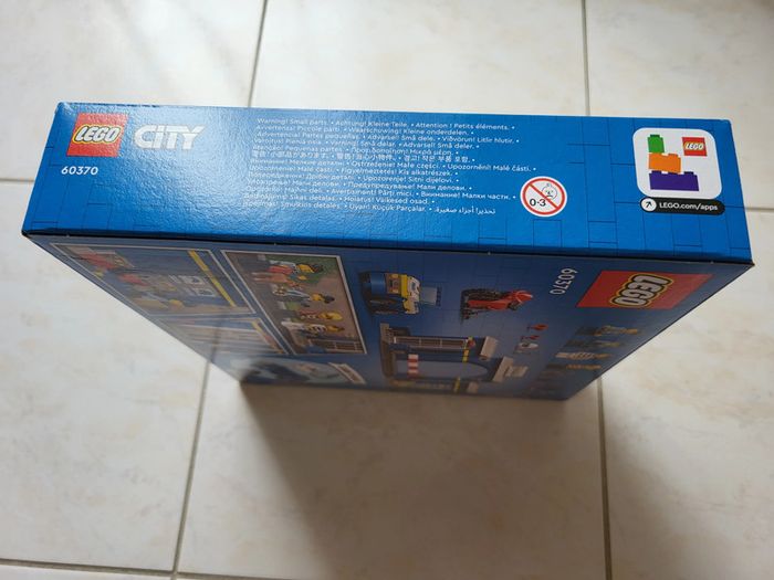 Lego 60370 la course poursuite au poste de police - photo numéro 5