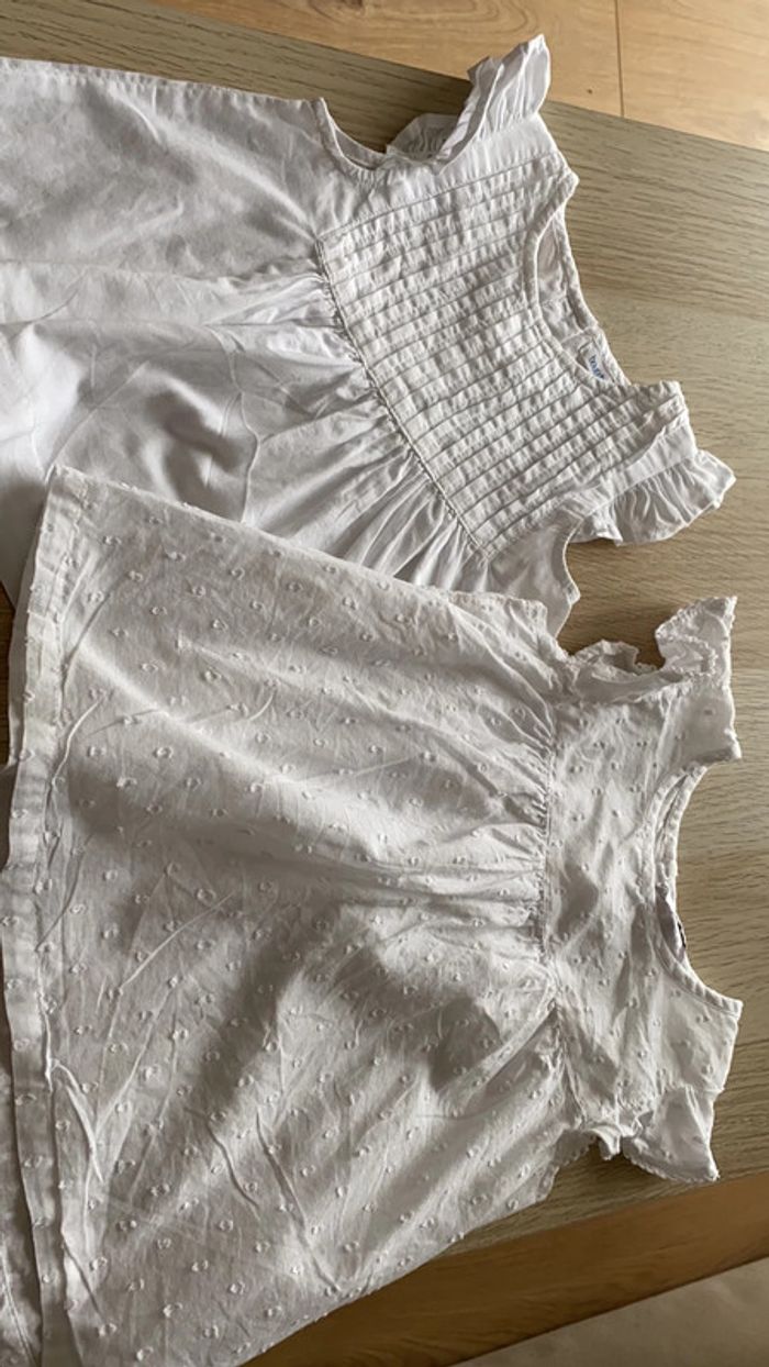 Lot de deux blouses blanches broderie anglaise