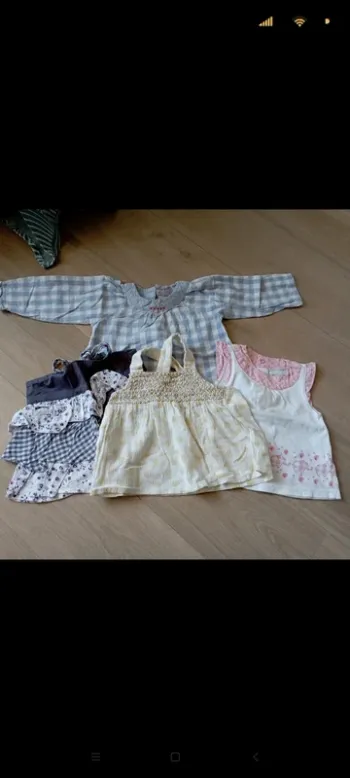 Lot 3 débardeurs et 1 chemise 6M